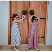 Vêtements coréens pour enfants : Combinaison d'été ample à bretelles pour filles, en coton imprimé numérique floral, style rétro blanc, mignonne
