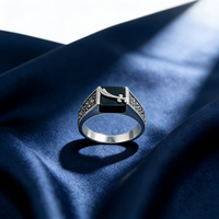 Kaanjewelry Bague d'index personnalisée pour homme en argent sterling 925 avec gravier d'agate noire incrusté, décoration métallique, large bande, style rétro, luxe léger
