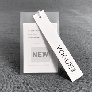 Étiquettes suspendues <span class=keywords><strong>en</strong></span> papier haut de gamme avec logo personnalisé pour vêtements, chaussures, casquettes, chapeaux, étiquette de marque privée avec emballage <span class=keywords><strong>en</strong></span> carton et plastique - Product Image 1