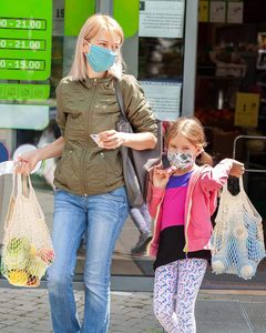 12 Pcs Reusable Mesh Grocery <b>Bags</b>, Washable Cotton Produce <b>Bags</b> with Handle, Portable <b>String</b> Net Shopping Tote in Beige - Product Image 6