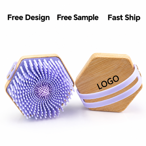 Brosse de douche exfoliante en silicone avec logo personnalisé et dos en bambou, brosse à cuir chevelu en silicone, vente en gros d'usine - Product Image 1