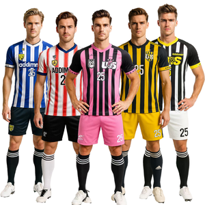 Camisetas de Fútbol Personalizadas 100% Poliéster Transpirables de Secado Rápido con Estampado por Transferencia de Calor, Cuello en V, Manga Corta, Nombre del Equipo, Logotipo, Degradado - Product Image 1