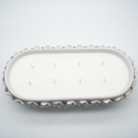 Bougie artisanale en pot en céramique long avec pétales blancs, contenants en céramique recyclables, bougie personnalisée pour la décoration de fête et de la maison