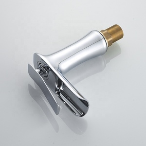 Mélangeur de robinet de <span class=keywords><strong>lavabo</strong></span> de salle de bains cascade en laiton à levier unique de haute qualité - Product Image 5