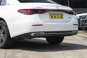 Certifié d'occasion pour <span class=keywords><strong>Mercedes</strong></span>-Benz <span class=keywords><strong>E</strong></span> 260 2020 9G-<span class=keywords><strong>TRONIC</strong></span> | Pneu de secours inclus Suspension confort - Product Image 3