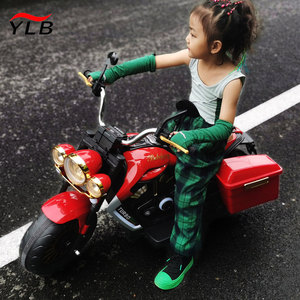 <span class=keywords><strong>Moto</strong></span> Elettrica Harley a Quattro Ruote in Plastica <span class=keywords><strong>e</strong></span> Metallo per Bambini <span class=keywords><strong>e</strong></span> Bambine dai 2 ai 12 Anni con Funzioni come Musica, ecc. - Product Image 4