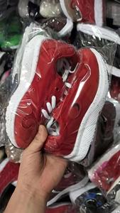 أحذية رياضية رخيصة للأطفال تسمح بالتهوية، أحذية كاجوال للأولاد والبنات، بتصاميم متنوعة للبيع بالجملة - Product Image 5