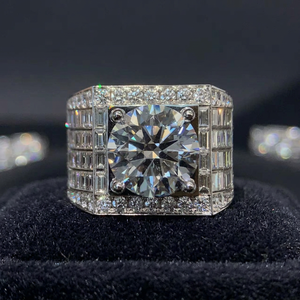 Bague de fiançailles unisexe de luxe en moissanite ronde, large, sertie de griffes, style vintage, plaquée rhodium, bague de cocktail - Product Image 1
