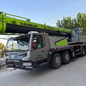 Grúa sobre Camión Usada Zoomlion de 45 Toneladas, Certificada por la EPA, Modelo 2023, Altura de Elevación de 60 m, Grúa Móvil Todoterreno con Motor, Bomba y Caja de Cambios - Product Image 1