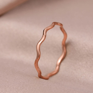 Anello Minimalista da Donna, Elegante Gioiello da Dito per Uso Quotidiano - Product Image 6