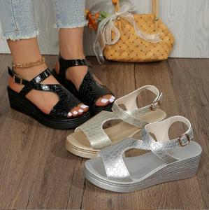 Sandales <span class=keywords><strong>compensées</strong></span> grande taille pour femmes, sandales d'été à talon compensé et bout ouvert, sandales décontractées <span class=keywords><strong>dorées</strong></span> à boucle pour femmes - Product Image 1