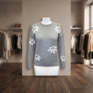 เสื้อไหมพรมถักลายดอกไม้แบบบางสำหรับผู้หญิง คอลเลคชั่นฤดูหนาว FW23 ระบายอากาศได้ดี คอวี แขนยาว ผลิตจากอะคริลิกผสมขนแกะเมอริโน - Product Image 3