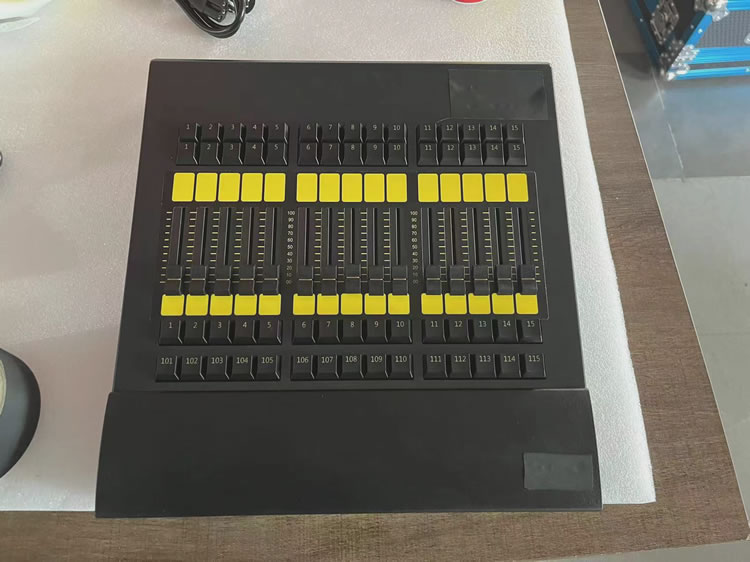 Grandma2 China DMX Lighting Console Fader Wing Ma2 Light Control