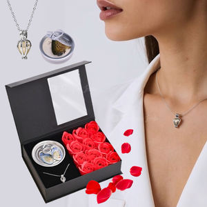 Collana con Ciondolo a Rosa Rossa in Oro Bianco e <span class=keywords><strong>Perla</strong></span> Naturale da 6mm, Kit Gioielli Muses Jewels - Product Image 1