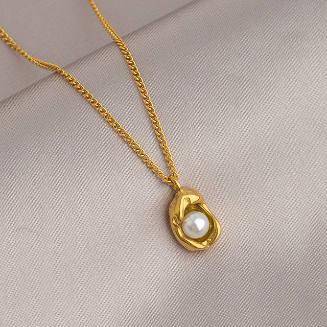 Fashion Inlaid Pearls Pendant Necklace for Women Luxury Design Cuban Chain Wedding Woman Necklaces Jewelry