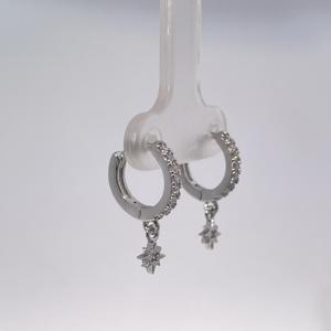 ต่างหูแบบติดหูสำหรับผู้หญิง ดีไซน์คลาสสิกทันสมัยจาก Tianyu Gems ผลิตจากทองเหลืองชุบทอง ประดับด้วยเพชรซิร์คอนและดาวแปดเหลี่ยม - Product Image 2