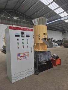 Presse à granulés de sciure de <span class=keywords><strong>bois</strong></span> biomasse 100-200 kg/h, moulin à granulés de <span class=keywords><strong>bois</strong></span> avec moteur et engrenage de 37 kW pour la production de granulés de combustible - Product Image 5