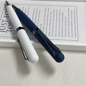 Stylo à bille en métal avec logo personnalisé, design luxueux et haut de gamme, nouveau modèle 2025, toucher doux en caoutchouc - Product Image 3