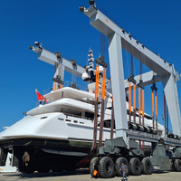 Lève-bateau électrique haute capacité pour usage en marina, idéal pour les yachts