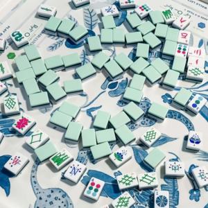 Set di Mahjong Americano <span class=keywords><strong>Tema</strong></span> Natalizio Design <span class=keywords><strong>a</strong></span> 4 Strati Tessere di Lusso Stile Oh My Mahjong Regalo Gioco di <span class=keywords><strong>Scacchi</strong></span> e Carte - Product Image 1