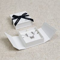 Boyang personnalisé Double porte ouverte emballage en papier écologique boîte-cadeau pour bijoux blanc avec ruban