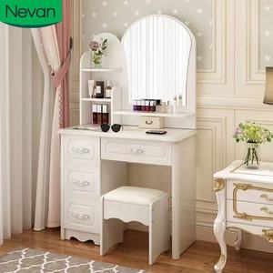 Vente en gros bon marché <span class=keywords><strong>commode</strong></span> blanche au design <span class=keywords><strong>moderne</strong></span> européen pour adultes coiffeuse à 4 tiroirs avec miroir de <span class=keywords><strong>chambre</strong></span> à coucher pour hôtels - Product Image 1