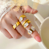 Bague créole double couche pour femme, en zircon en forme de goutte d'eau et de larme carrée, avec surface incurvée et placage or 18 carats, style tendance