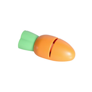 เครื่องลับมีดรูปทรงแครอท แบบใช้มือ ทำจากเหล็กทังสเตน วัสดุ ABS อุปกรณ์ครัวสำหรับใช้ในบ้าน ดีไซน์ฝาสีเขียว - Product Image 1