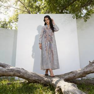 Robe Abaya élégante en polyester floqué sur mesure en gros pour femmes musulmanes, luxe pour les fêtes - Product Image 1