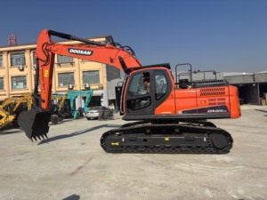 Excavadora de 22 toneladas Doosan DX225LC, excavadora de orugas usada de alta calidad con motor y engranaje originales de pocas horas - Product Image 2