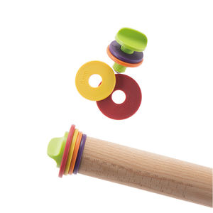 Rouleau à pâtisserie en bois réglable avec anneaux amovibles - Product Image 4