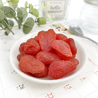 Zoete smaak, zachte gedroogde hele aardbeien, goedkope gedroogde fruitsnack