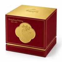 Caixa de Presente Cosmético Rígida de Luxo Personalizada em Vermelho e Dourado com Logo em Relevo e Inserto de EVA Preto