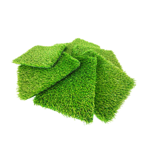 Gazon artificiel synthétique à l'aspect naturel pour la décoration de la cour, du patio et du paysage résidentiel, fourni par l'usine - Product Image 1
