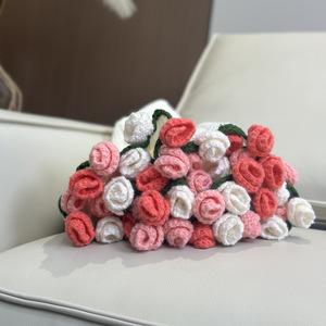 Bouquet de fleurs au crochet faites à la main et de lys du val, accessoires de mode pour vêtements, décoration intérieure toutes saisons, cadeau - Product Image 5