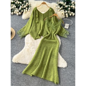 Sanftes Temperament 2-teiliges Set Damen Herbst Winter 3D Blume Langarm Strick Strickjacke Oberbekleidung Spitze getäfeltes Kleid - Product Image 1