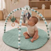 Tapis de jeu pour bébé vert sauge, tapis en coton matelassé personnalisable, style minimaliste scandinave, jouets éléphant et cactus, certifié CPC