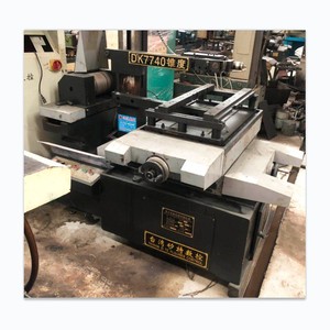 Fabricant chinois DK Machine de découpe à fil EDM CNC sérieuse DK 7740 Prix de la machine - Product Image 1