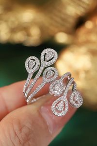 Xinfly Vente en gros Bague en or blanc 18 carats avec diamant naturel en forme de goutte d'eau 0,90 ct Élégante et luxueuse - Product Image 4