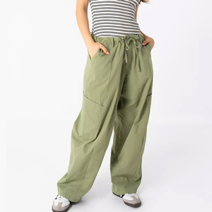 Pantalon <span class=keywords><strong>cargo</strong></span> <span class=keywords><strong>kaki</strong></span> personnalisé 2026 pour femme, coupe ample <span class=keywords><strong>taille</strong></span> <span class=keywords><strong>basse</strong></span>, jambe large, utilitaire avec poches, pantalon streetwear OEM/ODM - Product Image 1