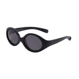 แว่นกันแดดโพลาไรซ์สำหรับเด็กพร้อมกรอบ TPE ที่ยืดหยุ่นได้สำหรับเด็กอายุ 6 เดือนถึง 3 ปี ป้องกันแสงสะท้อน ป้องกันรังสียูวี แว่นตาสำหรับเด็กวัยหัดเดิน - Product Image 3