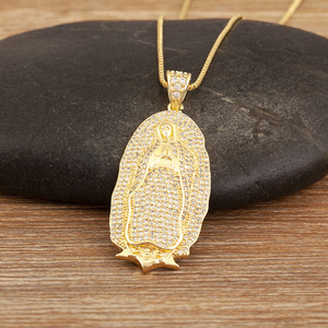 Pendentif Vierge Marie plaqué or avec cristaux de strass, charme religieux, bijoux de mode unisexe - Product Image 5