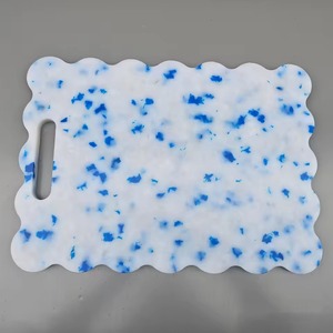 Planche à découper moderne antidérapante en HDPE/UHMWPE - Planche de <span class=keywords><strong>cuisine</strong></span> écologique et colorée avec poignée pour la maison et les restaurants - Product Image 1