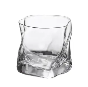 クリエイティブなツイストテクスチャ鉛フリー琥珀色厚くゴールデンエッジガラスカップウイスキーガラス