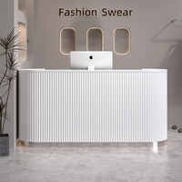 Petit salon de beauté blanc moderne de haute qualité Bureau de réception Salon de coiffure Clou en bois Personnaliser Spa Table avant rose