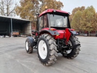 Machine agricole 4 roues 110 HP Diesel YTO LY1104 tracteur agricole avec cabine