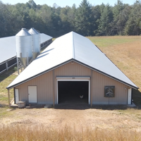 Poulailler moderne en structure acier, ossature en acier galvanisé à chaud haute résistance, personnalisé pour l'élevage de poules pondeuses