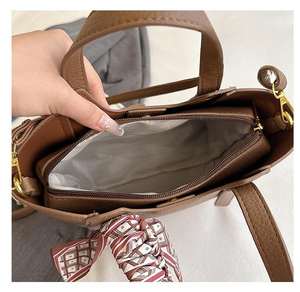 Sac à main en PU pour femme de luxe et de haute qualité avec motif lychee, sac à main en soie - Product Image 6