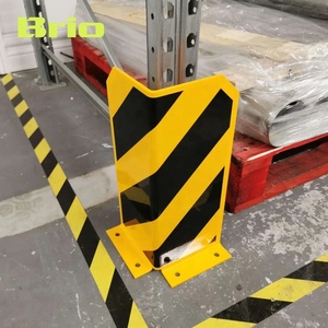 BRIO <span class=keywords><strong>Defender</strong></span> <span class=keywords><strong>90</strong></span> °   Protezione per scaffalature industriali per negozi, protezione per scaffali ad alto volume per unità di scaffalatura per il commercio al dettaglio - Product Image 1