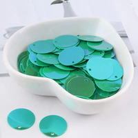 Échantillon gratuit de paillettes plates en vrac de décoration de mariage en PVC PET coloré multiple pour l'artisanat